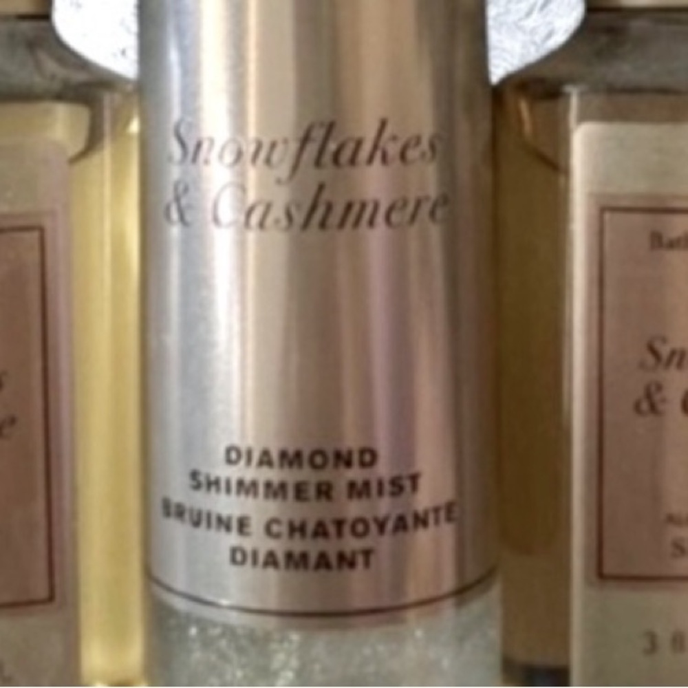 Snowflakes & Cashmere Bath & Body Works Diamond Shimmer Mist Fragrance - Picture 2 of 4